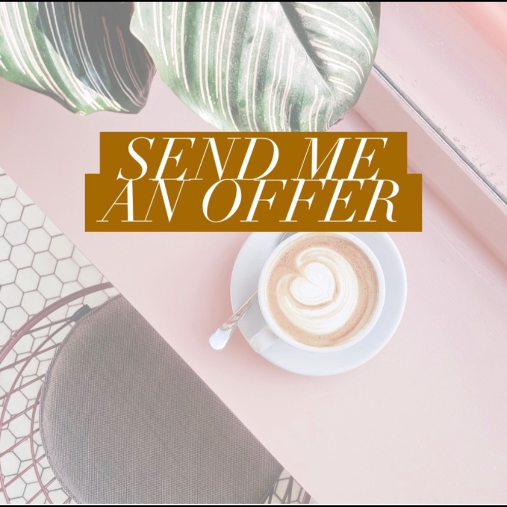👗Welcome poshers! Look forward to meeting you! OPEN TO ALL OFFERS 💗